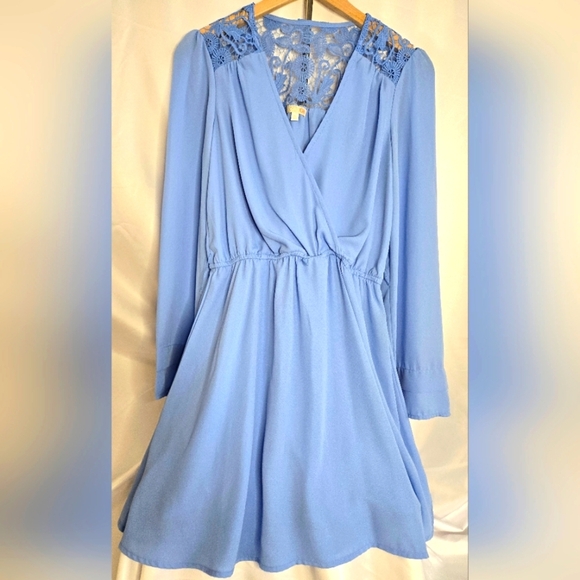 Gianni Bini Dresses & Skirts - Gianni B. Blue Faux Wrap Mini Dress Medium | 3/4 Sleeves | Embroidered